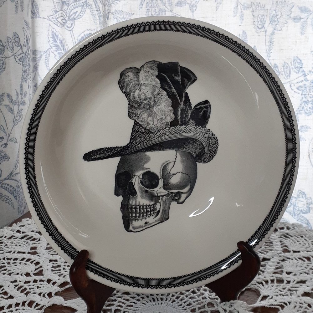 🎀Final Markdown🎀  Victorian English Pottery by Edward Challinor 9" bowl